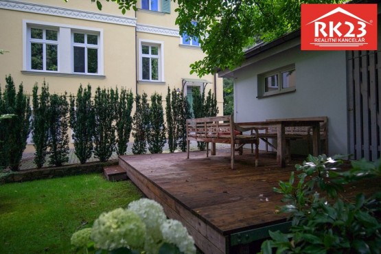 outside sitting area