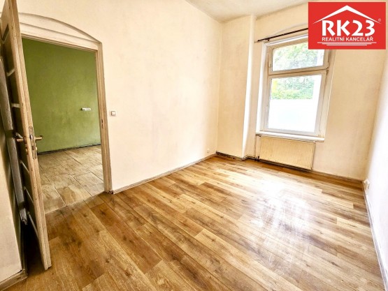 8a0f2ad5-795d-41d6-80e2-6dae8c4b82b7