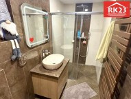 7e3f6235-a307-4156-a8fe-6b429bd38a96