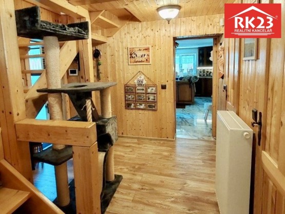 e30f1954-6b3c-4e87-b6eb-8fde740e5a26