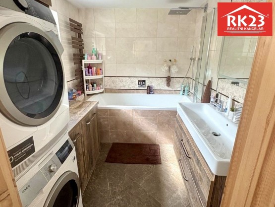 a8192ae9-61ed-48d4-b686-4c5906e7d74e