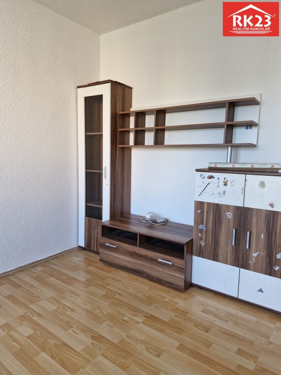 4d24a2a0-32d2-46e1-8577-5730f699d6ac