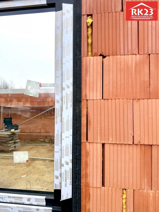 d39a0738-8017-43a7-8425-fc757f62cde3