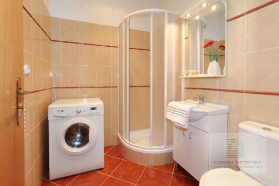 bathroom-2.jpg