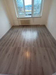 pokoj nové podlahy
