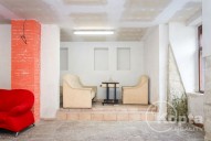 Přízemí - komerční prostor