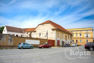 Objekt Touškov - pohled z Mlýnské ulice