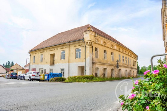 Prodej objektu, Město Touškov