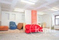 Přízemí - komerční prostor