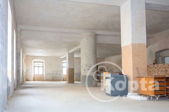 1.patro - bývalý sklad, bývalý sál 