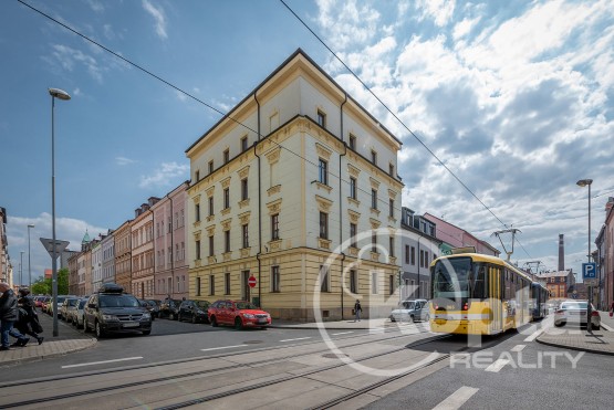 Plzeň, Houškova 18