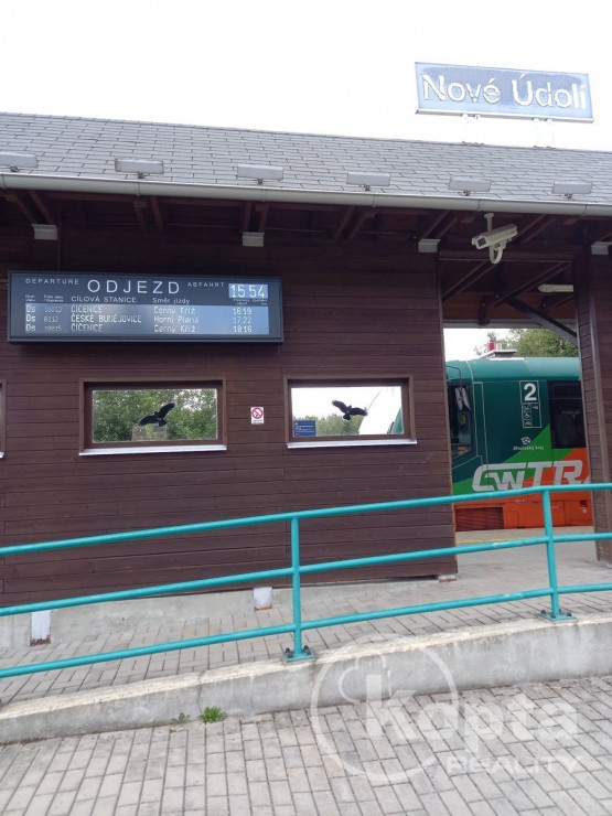 Vlakové nádraží 1,5 km od apartmánu směr Č.Budějovice a Praha