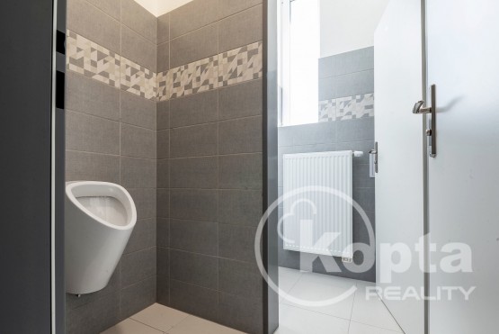 Nová budova - kanceláře - wc