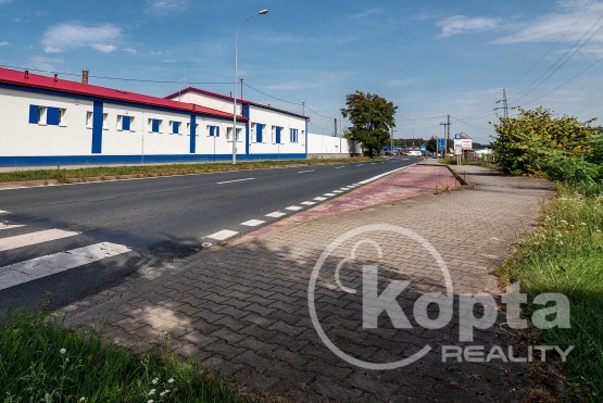 Nová budova - kanceláře - pohled ze silnice