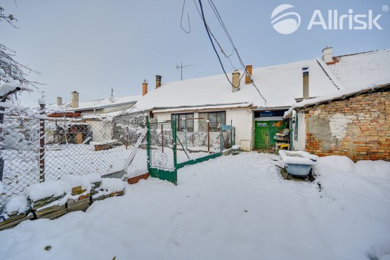 hdr zahrada b