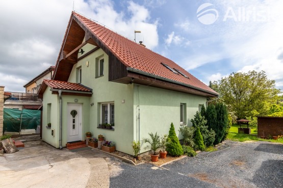 Dům