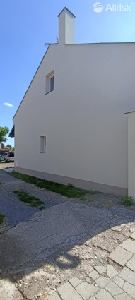 1b017db2-25ae-49c5-aa89-11a91ec66ece