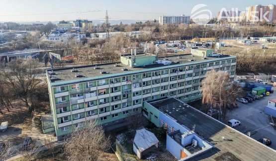 4CE107F5-18C7-470A-B377-E2E813794810_1_201_a