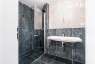 Koupelna se sprchovým koutem