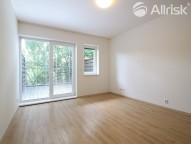 pronajem-bytu-2-kk-o-velikosti-39-m2-s-terasou-16-m2-img-6932-5af10a