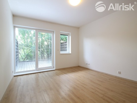 pronajem-bytu-2-kk-o-velikosti-39-m2-s-terasou-16-m2-img-6932-5af10a