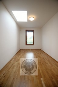 8043332_10_orig