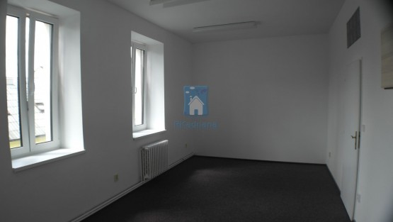 7081052.jpg