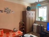 70B6CF98-5BE8-48DF-8D96-82720A63343D