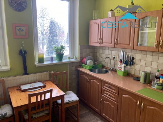 AC6D5279-565B-4FC8-872C-E3475355691C