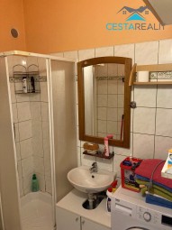 E0247DB1-16F2-4086-9009-F2FB1A0B2C1F