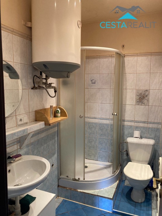 A122A58B-8040-4012-B3B5-FC32D5AA9726