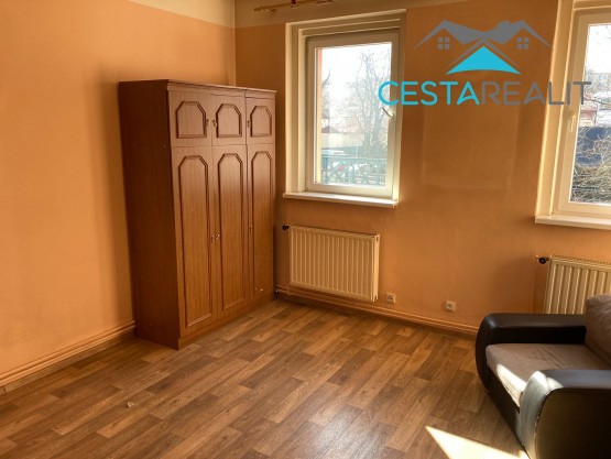 9B60672B-5111-4030-AFD4-93137FBB78D7