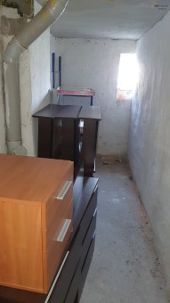 Sezemicka_Sklep_s_komodou