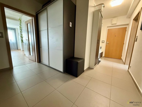 038aa5e5-cb40-457a-a1fd-f1f55904ac7c