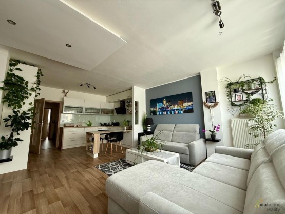 2727a581-b907-43ef-99b7-9e9fa22d32e3