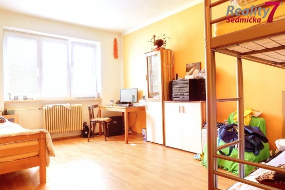 10 Byt 3+1 s garáží Sedlec