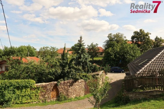 18 Byt 3+1 s garáží Sedlec