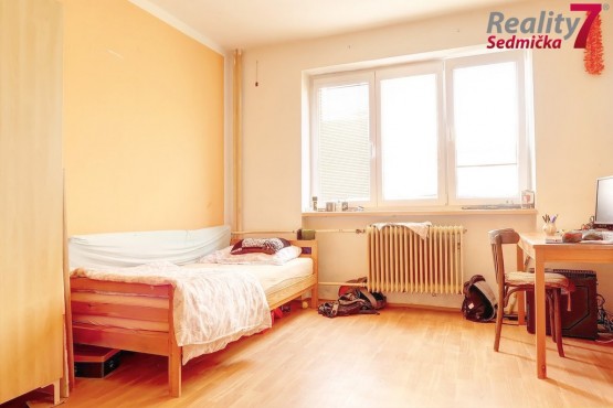 11 Byt 3+1 s garáží Sedlec