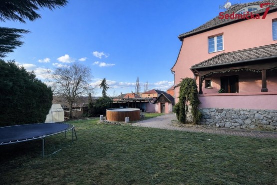 pohled na dum z boku