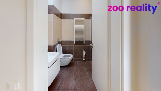 byt-1kk-33-m2-balkon-most-bathroom.jpg