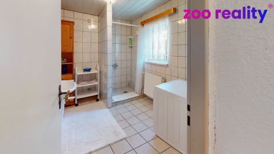 vicegeneracni-rd-kraslice-bathroom.jpg