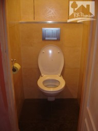 WC 001