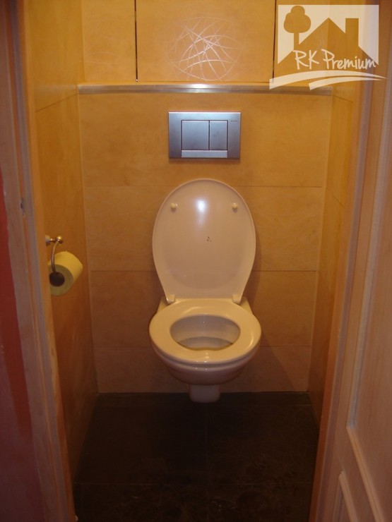 WC 001