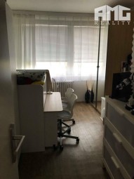 received_381681385749630