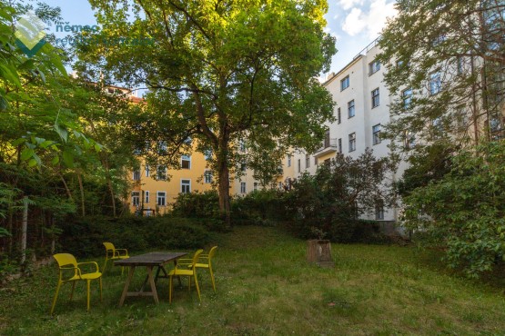 Zahrada ve vnitrobloku k užívání