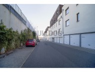 parkování a vjezd do garáží