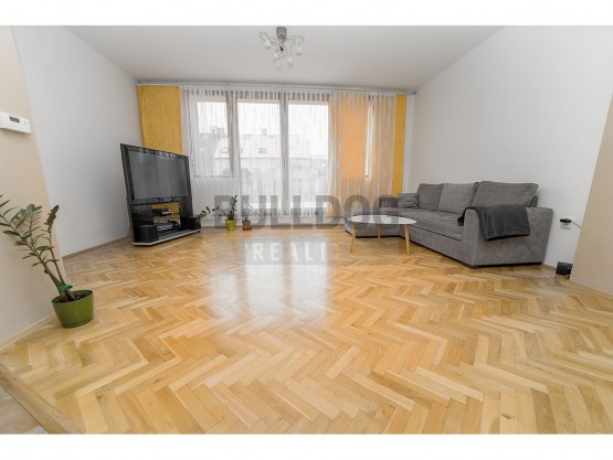 obývací pokoj se vstupem na zahradu