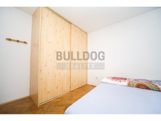 vestavěná skříň v ložnici