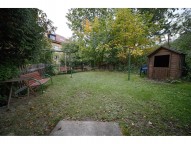 společná zahrada ve vnitrobloku