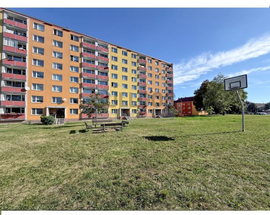 hřiště za domem